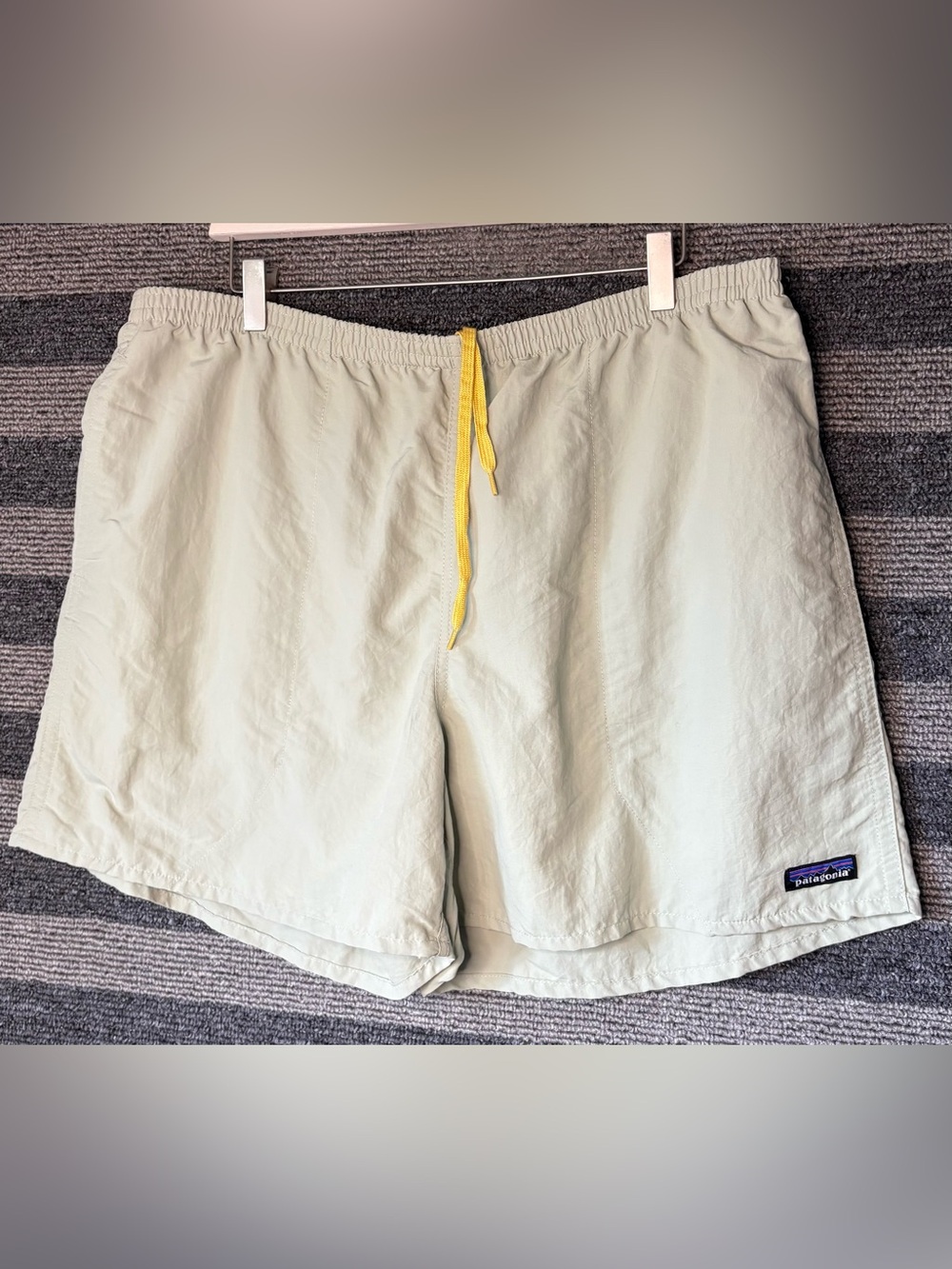 Patagonia Baggies Men’s Light Green Multipurpose Nylon Shorts Size XXL EUC